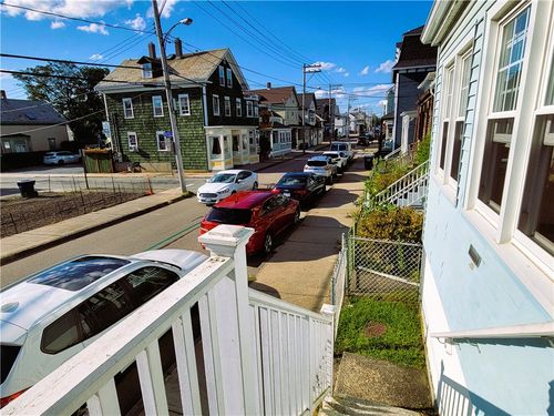 676 Thames St, Newport, RI, 02840-6737 | Card Image