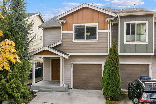 8209 42nd Pl Ne, Marysville, WA, 98270-6860 | Card Image