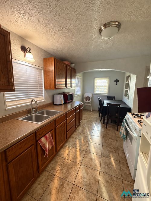 405 N Lake St, Carlsbad, NM, 88220 | Card Image