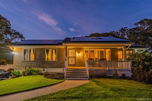 7 Cohrs Ct, Moriches, NY, 11955-1801 | Card Image