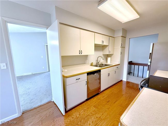 953 Hampton Ridge Dr, Condo with 2 bedrooms, 2 bathrooms and null parking in Akron OH | Image 14