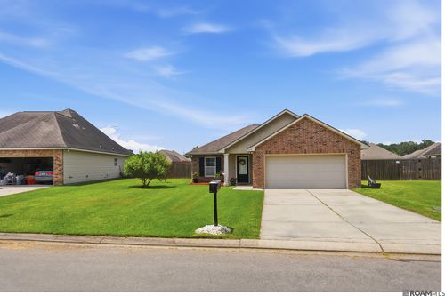 11413 Rosedale Ave, Denham Springs, LA, 70726-6495 | Card Image