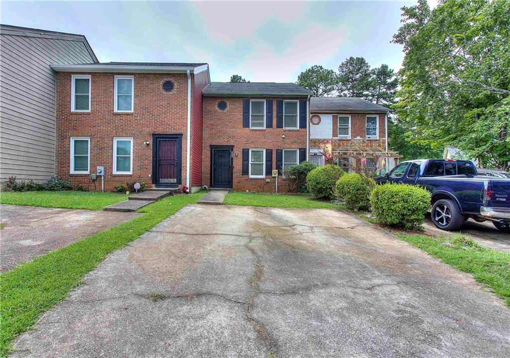 Woodlake Dr, Riverdale, GA 30274