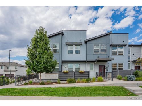 16101 Bolling Dr, Denver, CO, 80239-5548 | Card Image