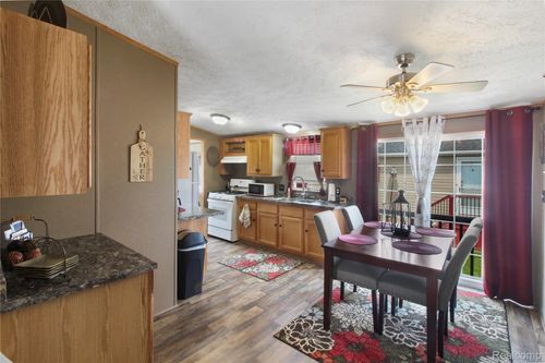 13482 Pear St, Carleton, MI, 48117-9437 | Card Image