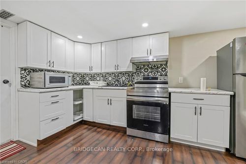 1-38 Lake Avenue N, Hamilton, ON, L8E1L3 | Card Image