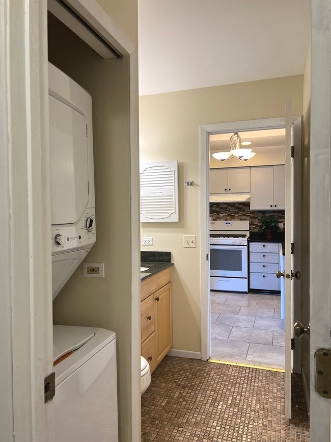 APT-16 - 14 Echo Ct, Home with 2 bedrooms, 2 bathrooms and 2 parking in Vernon Hills IL | Image 14