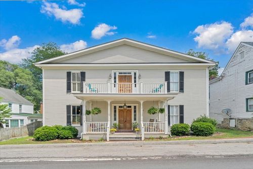210 E Main St, Fincastle, VA, 24090-4107 | Card Image