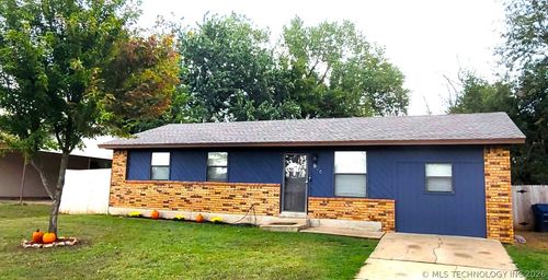 606 Holsey Dr, Noble, OK, 73068-8232 | Card Image