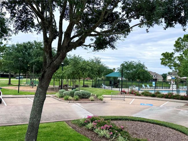 Walking distance to neighborhood clubhouse and amenities | Image 42