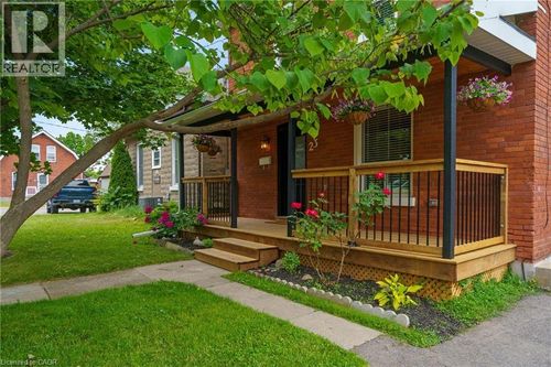 23 Drummond St, Brantford, ON, N3S5Z2 | Card Image