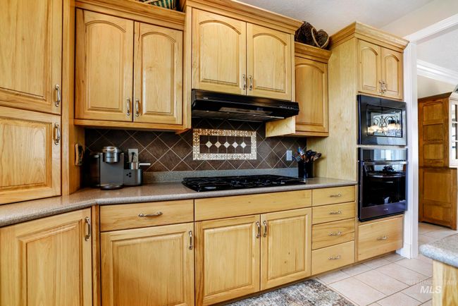 2554 E 3708 N, House other with 5 bedrooms, 4 bathrooms and 2 parking in Twin Falls ID | Image 15