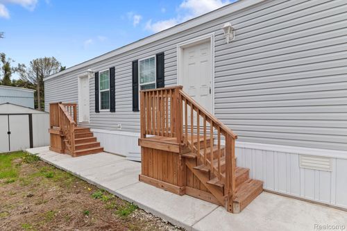 11055 Silver View Ct, South Lyon, MI, 48178-8880 | Card Image