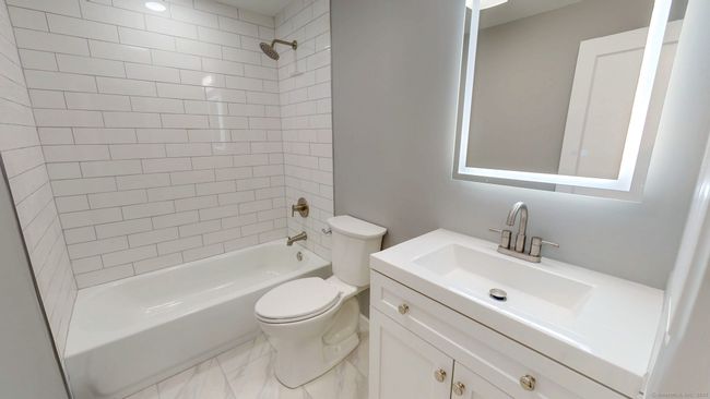 8 Batt St, House other with 5 bedrooms, 2 bathrooms and null parking in Middletown CT | Image 10