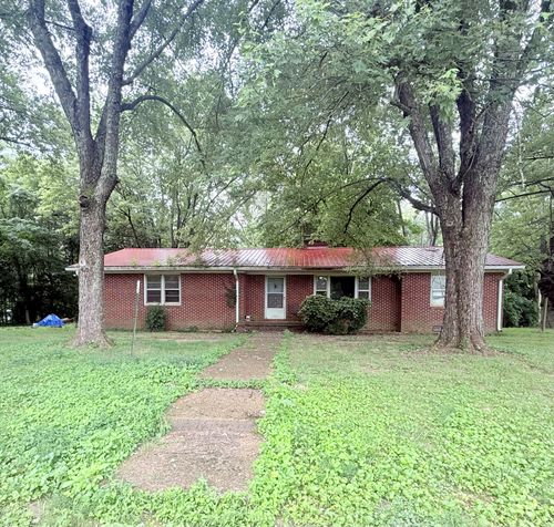216 Raymond Hodges Rd, Cottontown, TN, 37048-4711 | Card Image