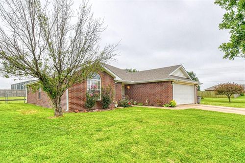 10805 Harrison Rd, Shawnee, OK, 74804-7515 | Card Image