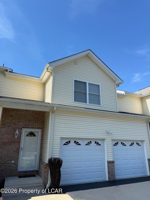 105 Sharon Dr, Pittston, PA, 18641-9522 | Card Image