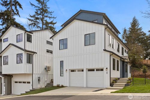 9434 Olson Pl Sw, Seattle, WA, 98106-3123 | Card Image