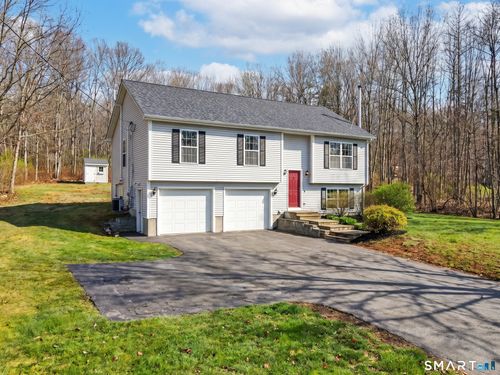 40 Carol Dr, Uncasville, CT, 06382-2008 | Card Image