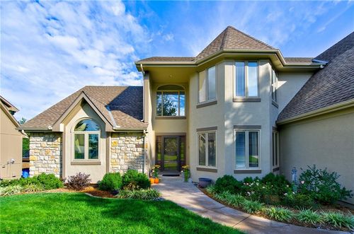 2436 Nw Valley View Dr, Lee's Summit, MO, 64081-1976 | Card Image