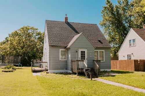 311 W 9th St, Morris, MN, 56267-1821 | Card Image