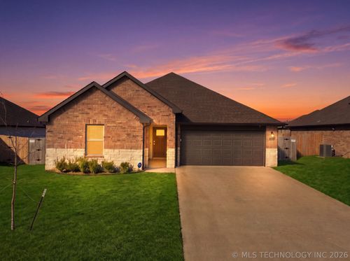 7412 N 155th East Ave, Owasso, OK, 74055-7894 | Card Image
