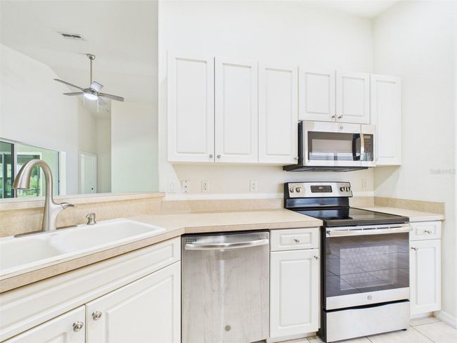 10169 Holly Berry Dr, House other with 3 bedrooms, 2 bathrooms and null parking in Weeki Wachee FL | Image 14