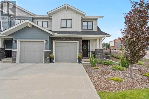 198 Crestridge Common Sw, Calgary, AB, T3B6J5 | Card Image