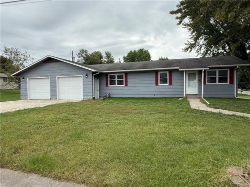 203 Mohawk Ave, Hiawatha, KS, 66434-2770 | Card Image