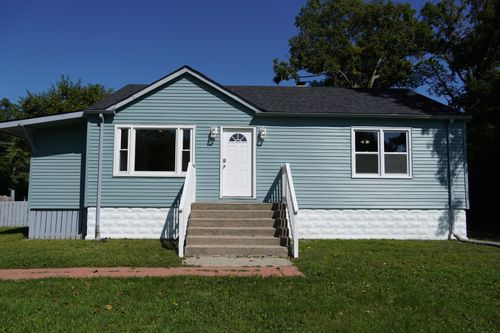 123 N Glenwood Ave, Glenwood, IL, 60425-1334 | Card Image