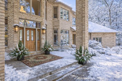 4 W Bay Ln, NORTH OAKS, MN, 55127-2601 | Card Image