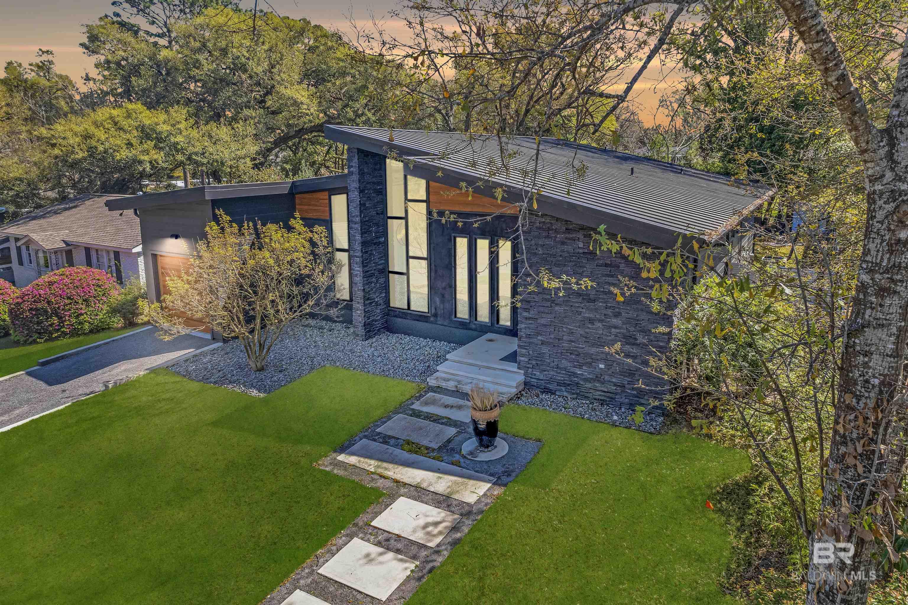Johnson Ave, Fairhope, AL 36532