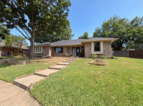2300 Ridgewood, Bedford, TX, 76021 | Card Image