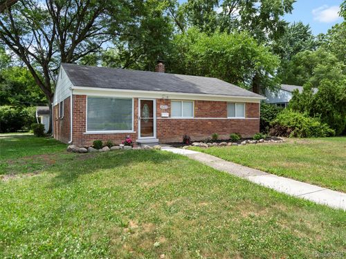 28405 Stuart Ave, Southfield, MI, 48076-2933 | Card Image
