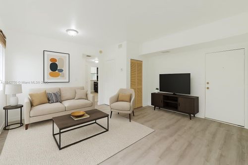 apt-6-109 Nw 6th Ave, Miami, FL, 33128-1557 | Card Image