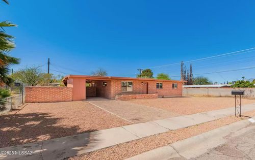6744 E Calle Mercurio, Tucson, AZ, 85710-5647 | Card Image