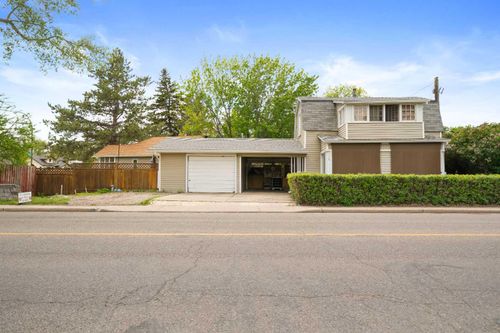218 Altawana Ave Ne, Medicine Hat, AB, T1A5N7 | Card Image