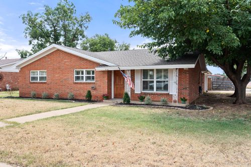 2141 71st St, Lubbock, TX, 79412-3833 | Card Image