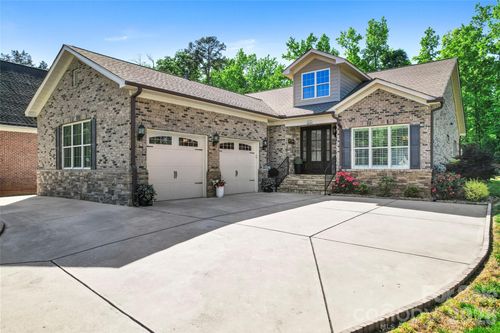 8010 Frances Haven Dr, Harrisburg, NC, 28075-8372 | Card Image