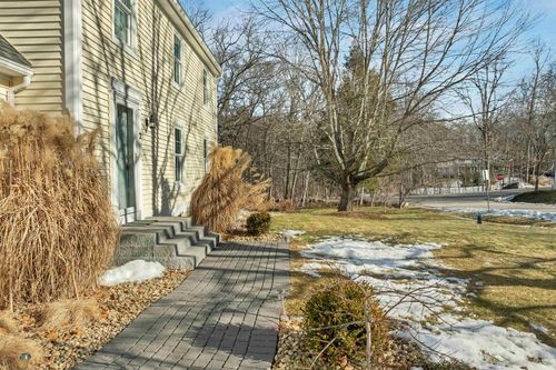 2 Orchard Hill Rd, Greenland, NH, 03840-2138 | Card Image