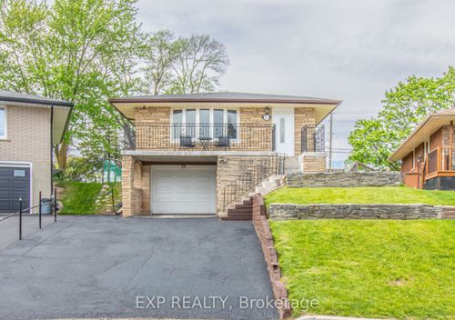 35 Hillsborough Crescent, Kitchener, ON, N2E1J5 | Card Image