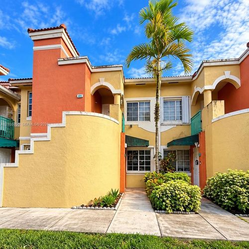 405-7085 Nw 173rd Dr, Hialeah, FL, 33015-4086 | Card Image