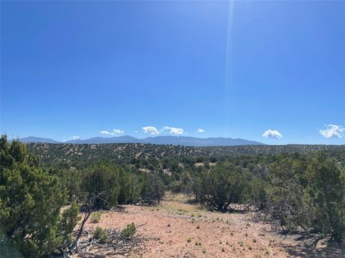 145 Vuelta Maria, Santa Fe, NM, 87506-1110 | Card Image