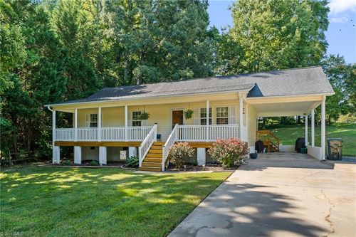 6 Oak Ridge Dr, Thomasville, NC, 27360-3259 | Card Image
