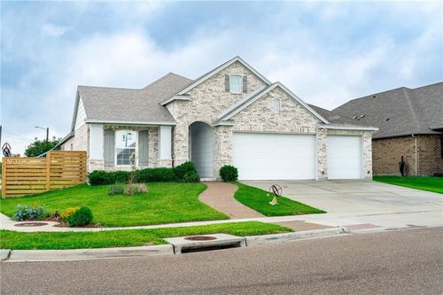 8233 Yosemite Dr, Corpus Christi, TX, 78414-4503 | Card Image