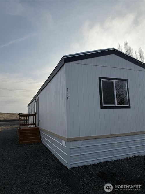 114-200 W Hawthorne Street, Connell, WA, 99326 | Card Image