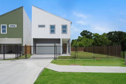 9313 Jutland Rd, Houston, TX, 77033 | Card Image