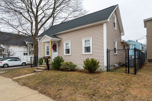 435 Central St, Manchester, NH, 03103-4104 | Card Image