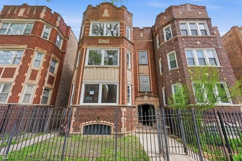 7741 S Phillips Ave, Chicago, IL, 60649-5944 | Card Image