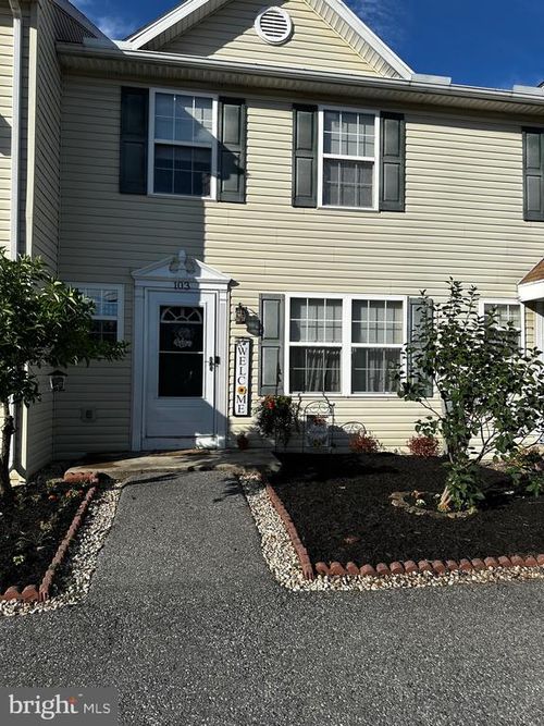 103 Peach St, NEWMANSTOWN, PA, 17073-9237 | Card Image